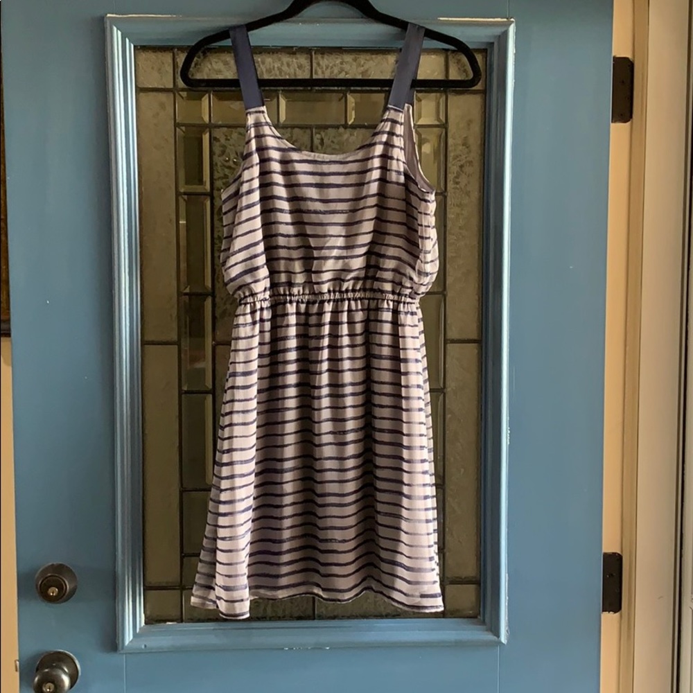 Size small women’s navy and grey dress